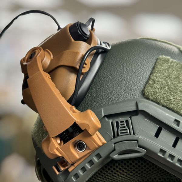 Наушники тактические Earmor M32X MOD4, активные, с креплением на шлем и оголовьем, цвет Койот (коричневый) 245516 фото