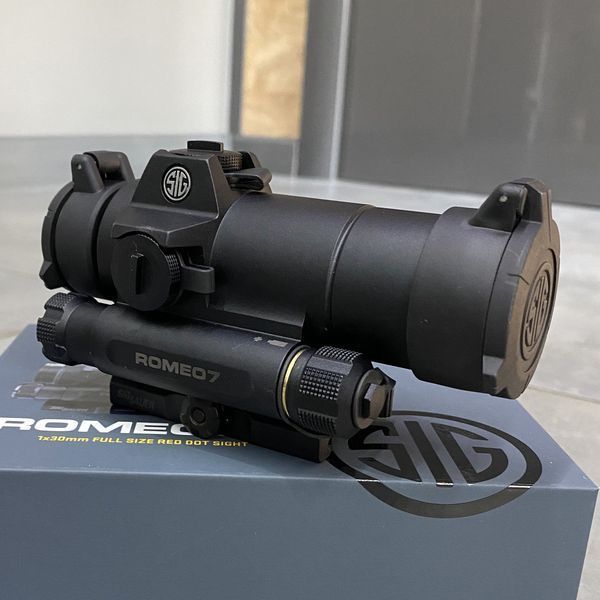 Коллиматорный прицел Sig Sauer ROMEO7, 1x30, 2 МОА красная точка,&nbsp;с QD креплением на Пикатинни,&nbsp;SOR71001 243844 фото