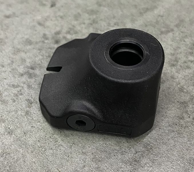 Посадочное гнездо под антабку для цевья, цвет Черный, DLG TACTICAL (DLG-158-black) QD под Пикатинни 241872 фото