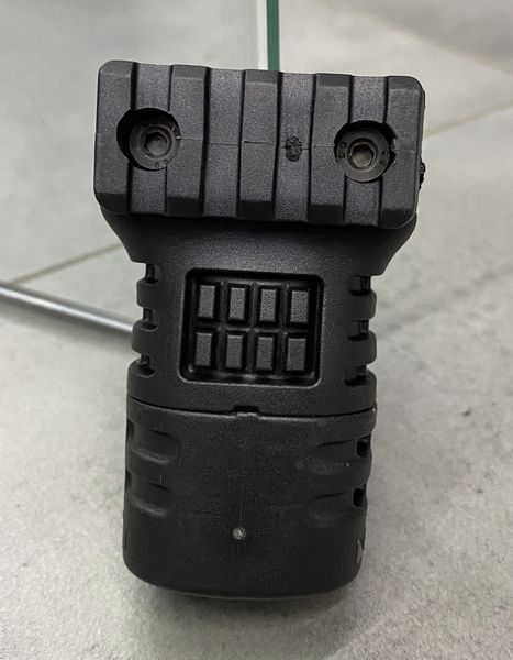 Рукоятка передня коротка DLG TACTICAL (DLG-117-black), колір Чорний, з відсіком, з планкою Пікатінні 241861 фото